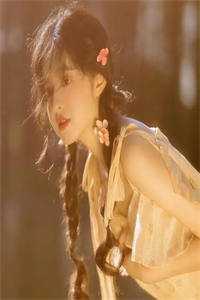 漂亮军医带崽离婚，绝嗣首长惊了全新