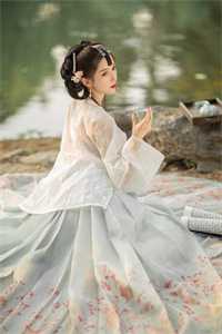 重生后，选择跟妈妈的弟弟哭惨了火爆小说