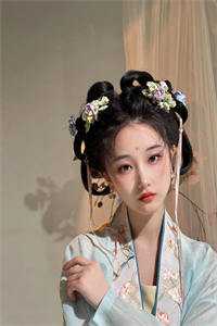 圣诞被离婚，跨年当富婆火爆小说