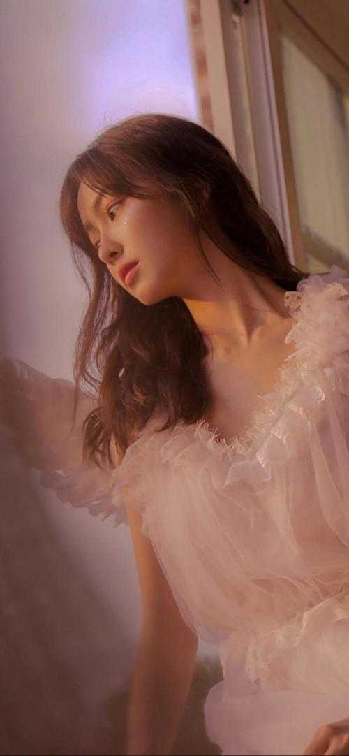 偏执陛下独宠我，娇娇娘娘她躺赢了小说