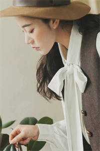 眷恋雾未眠行肆临楼雾绵全局