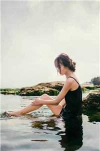 世子是女的，权臣们全疯了精选