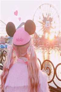 圣诞被离婚，跨年当富婆在线看